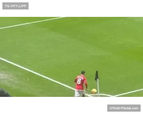 热刺三中卫结构遭曼联短角球战术破解 防线漏洞被放大